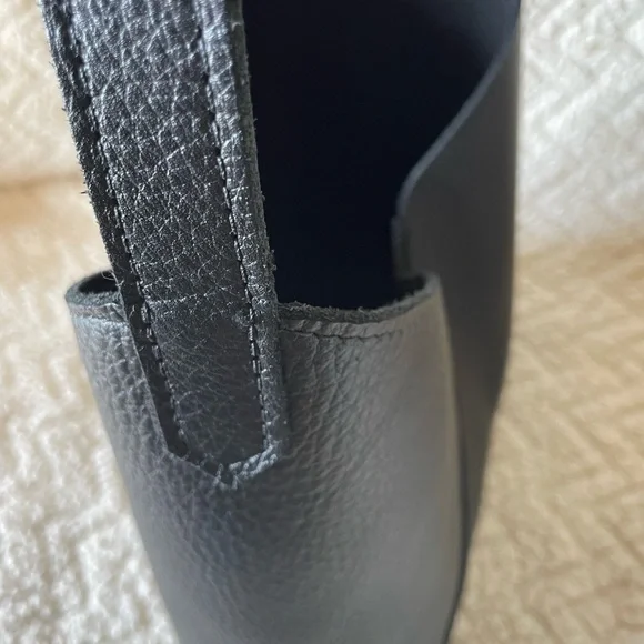 Portland Leather Black Pebbled Naomi Large Bag - Picture 11 of 12